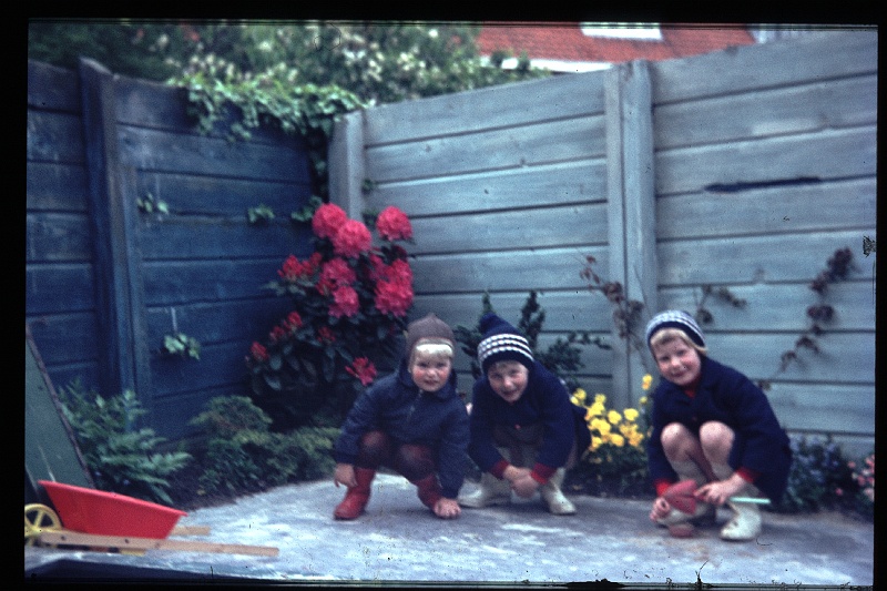 16.Delft mei 1968 Brigitte,Marion,Peter.JPG